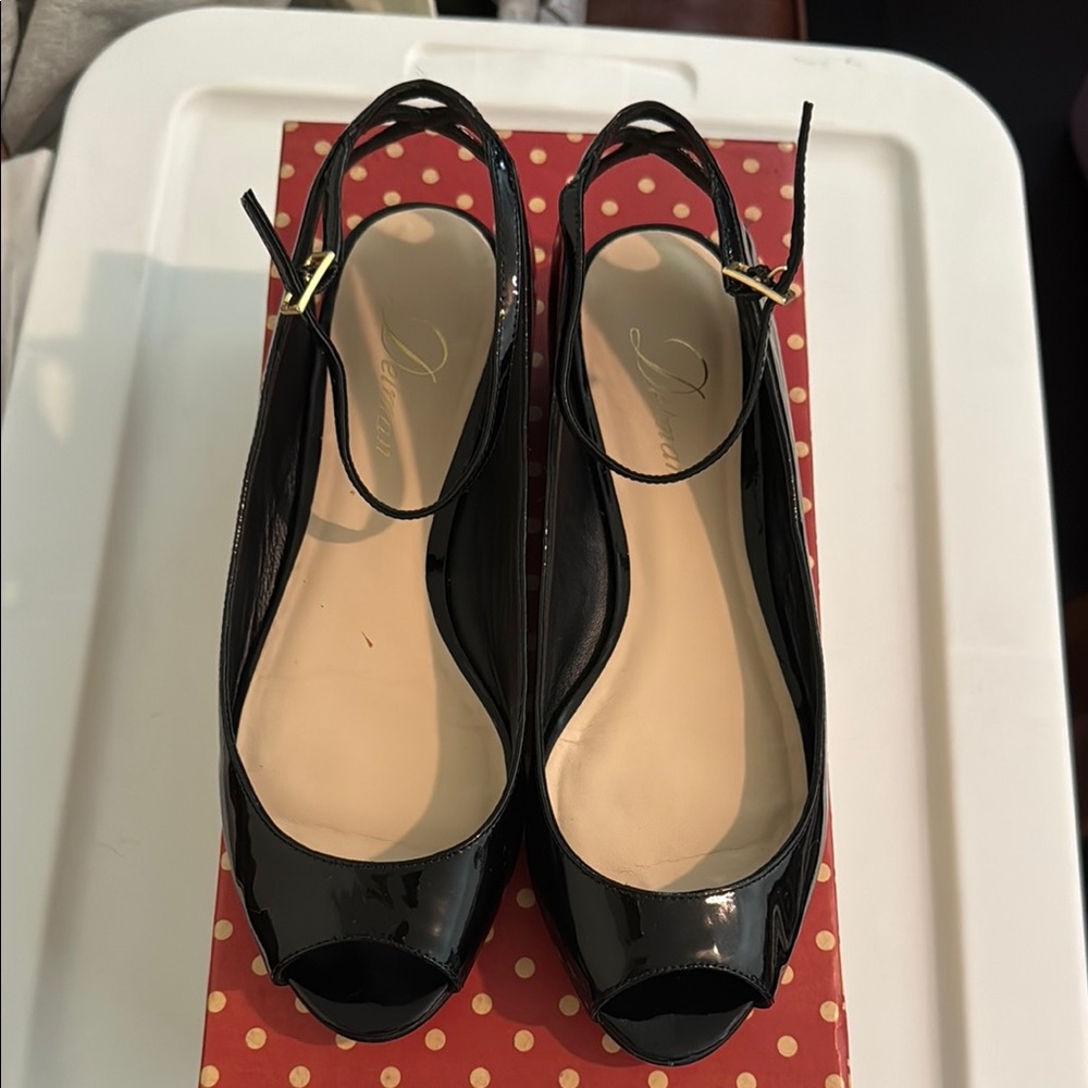 Elegant Black Peep-Toe flats